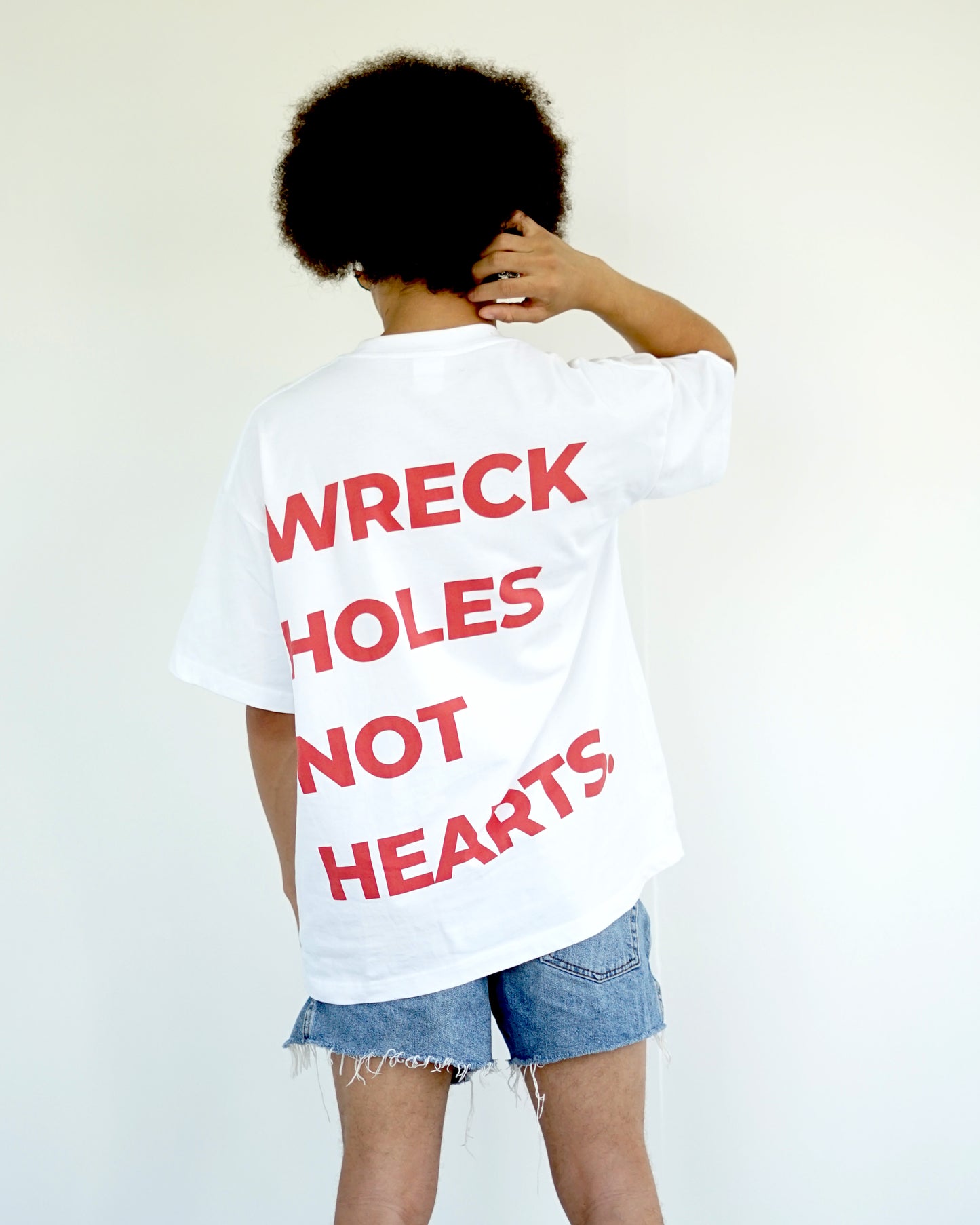 Unisex oversized graphic T-shirt for casual streetwear.